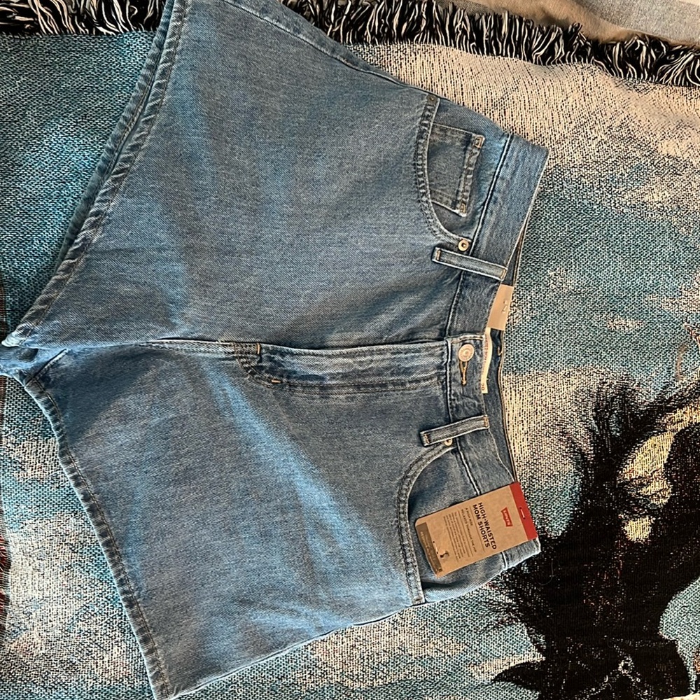 Levi’s high wasted mom shorts
